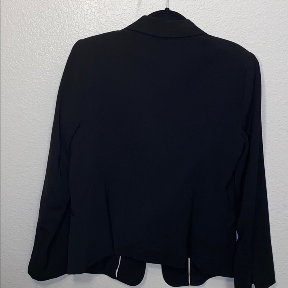 Vince Canuto Textured Open-Front Blazer - Picture 4 of 5